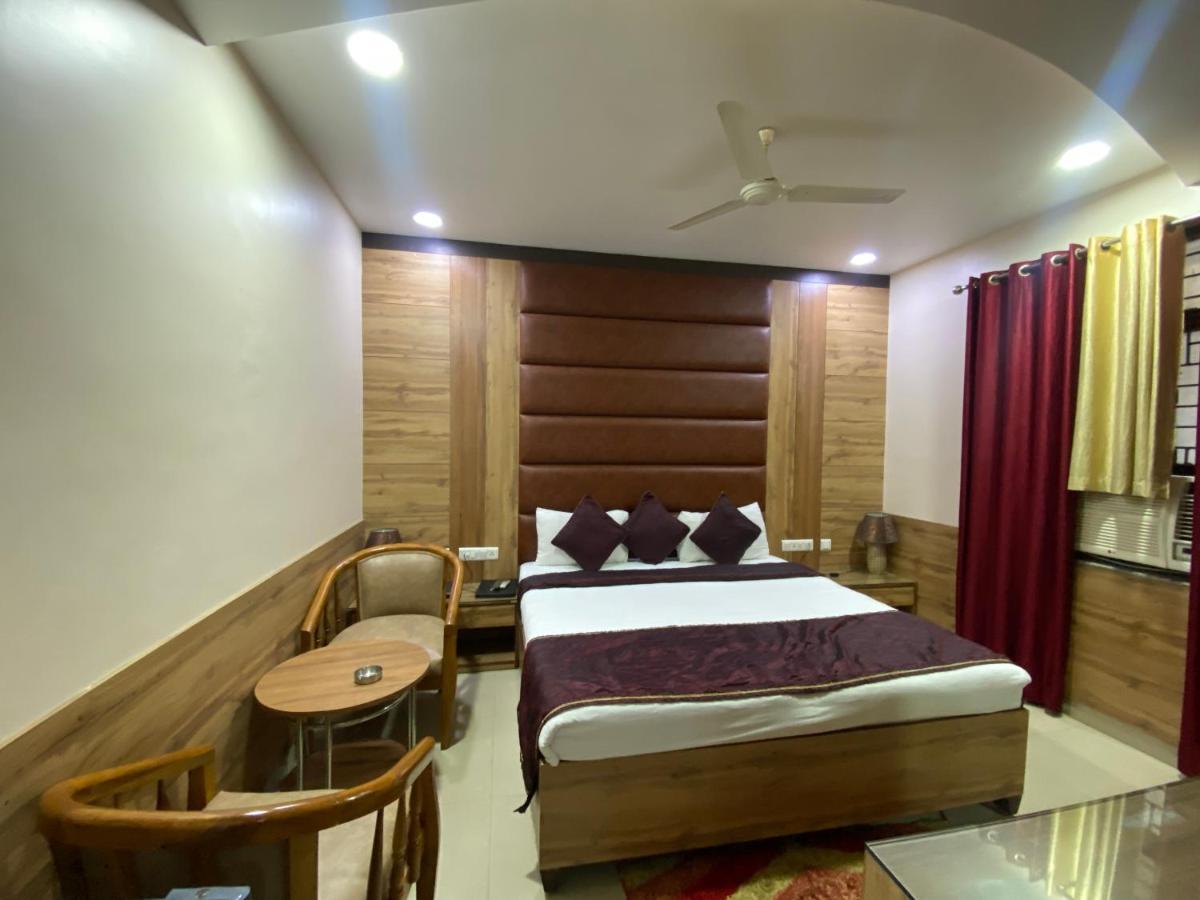 Hotel Pradeep Palace Gorakhpur Exterior photo