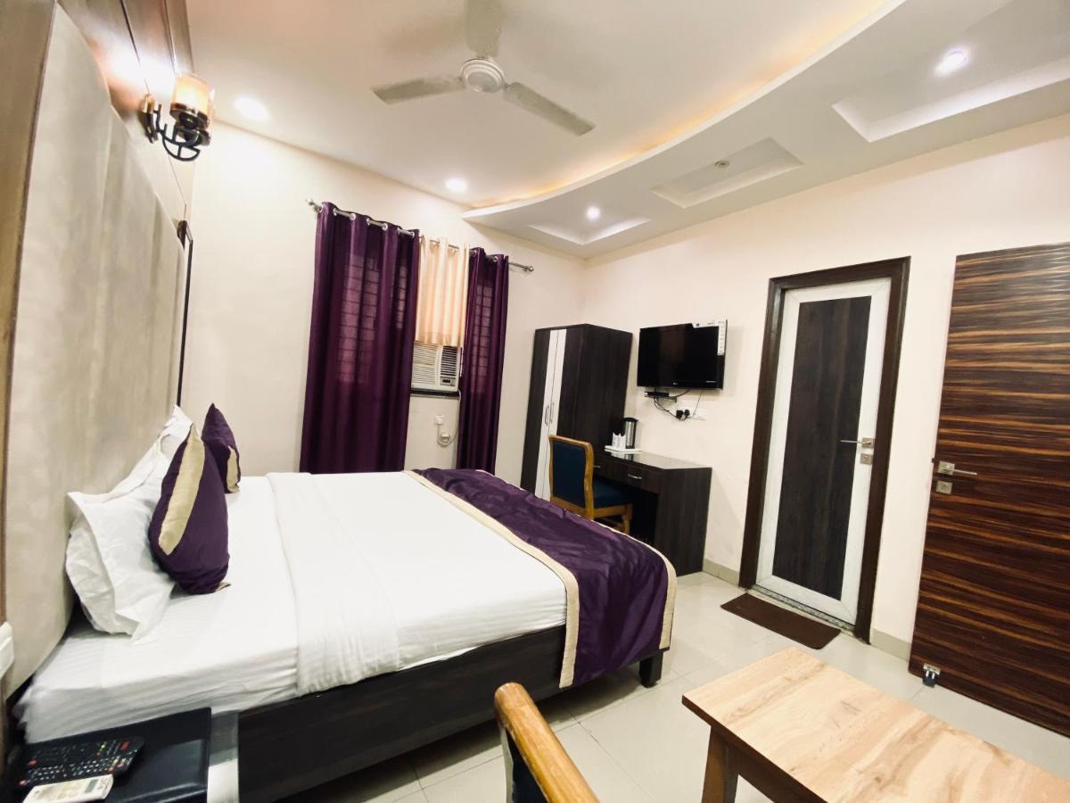 Hotel Pradeep Palace Gorakhpur Exterior photo