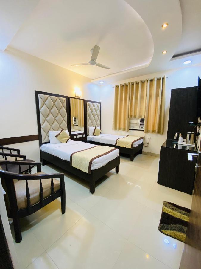 Hotel Pradeep Palace Gorakhpur Exterior photo
